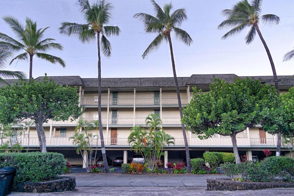 Oceanfront Condo Wrap-Around Lanai Almost Hanging Over The Ocean -Hale Kona Kai 313 By Casago Kona Kailua-Kona Exterior photo