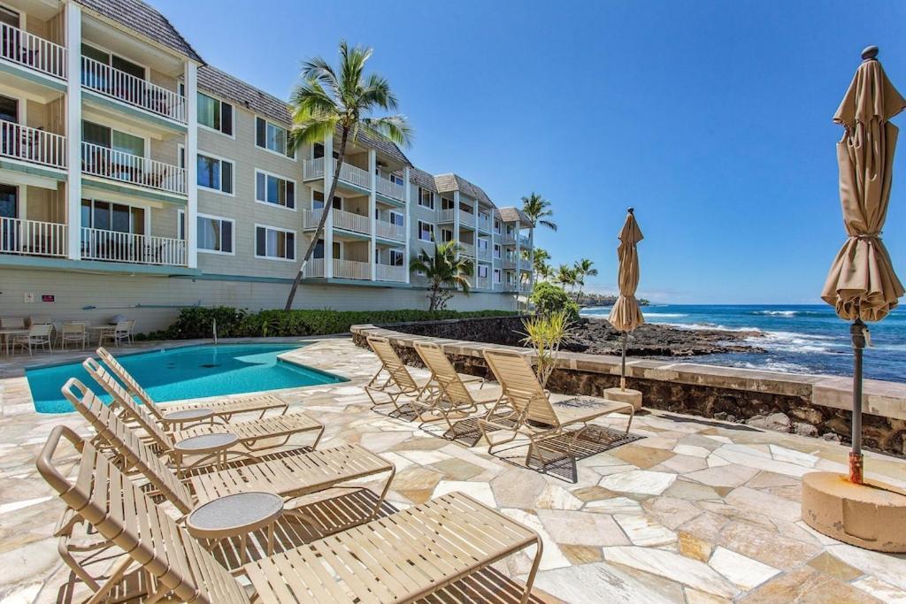 Oceanfront Condo Wrap-Around Lanai Almost Hanging Over The Ocean -Hale Kona Kai 313 By Casago Kona Kailua-Kona Exterior photo